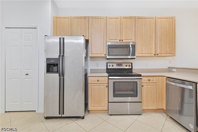 Building Photo - 14760 Pinnacle Pl