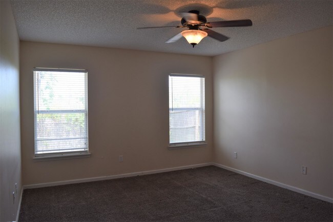 Building Photo - 6796 Gentle Oaks Dr