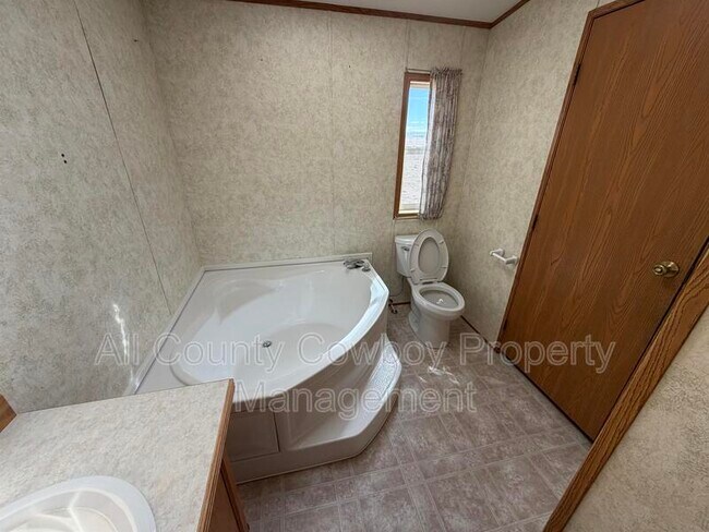 Building Photo - 3000 Pope Springs Rd