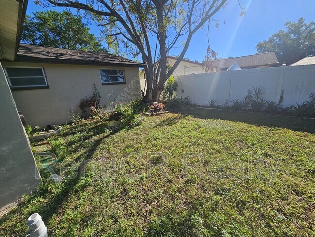 Building Photo - 7734 Candle Dr