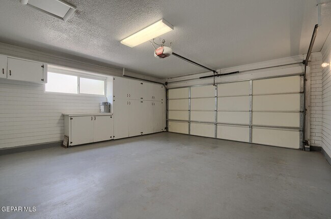 Building Photo - 9632 Gairloch Dr