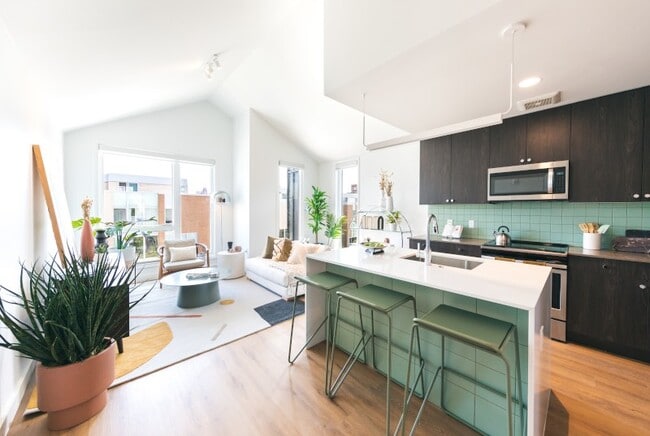 Building Photo - The Stories