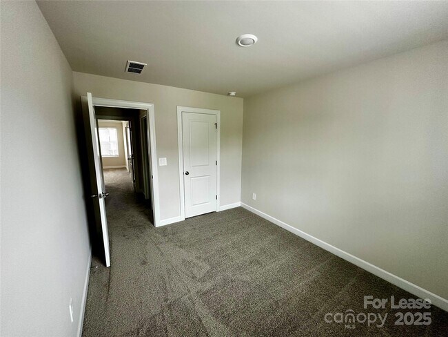 Building Photo - 6126 Starview Ter