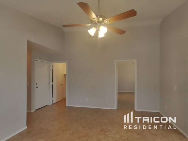 Building Photo - 6837 W Gary Way