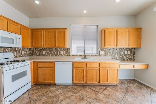 Building Photo - 8729 Shady Pines Dr