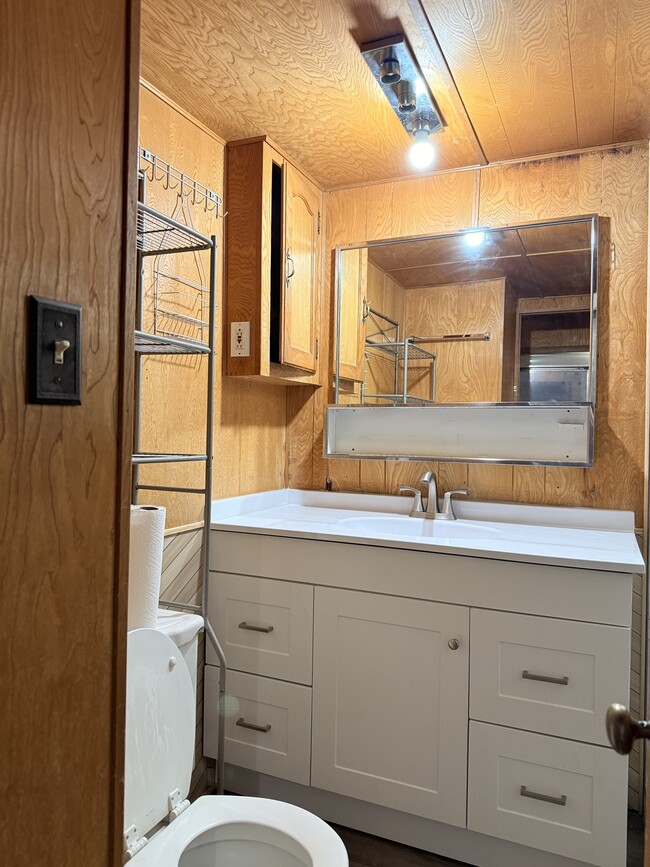 Building Photo - 254 Shoshone Ln