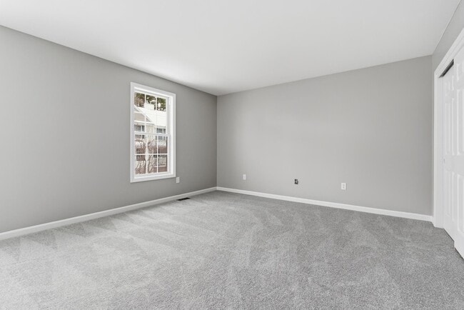 Building Photo - 6 Mulberry Ln