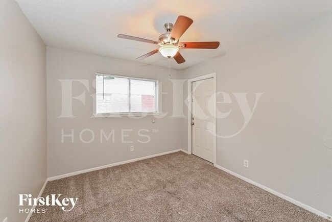 Building Photo - 12811 Claygate Dr
