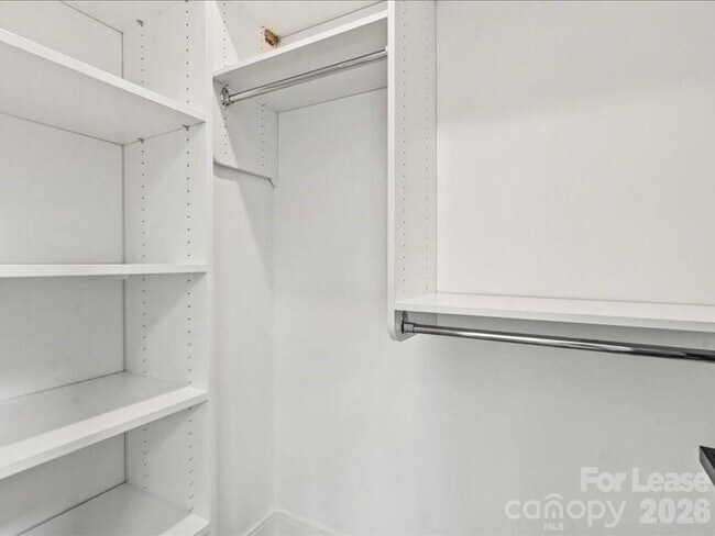 Building Photo - 815 E 36th St