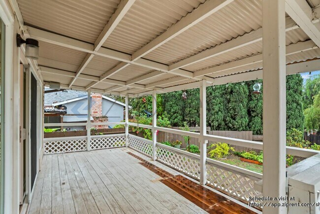 Building Photo - 48 N Lake Dr