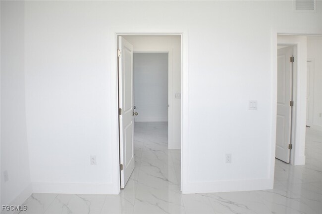 Building Photo - 3813 25th St SW