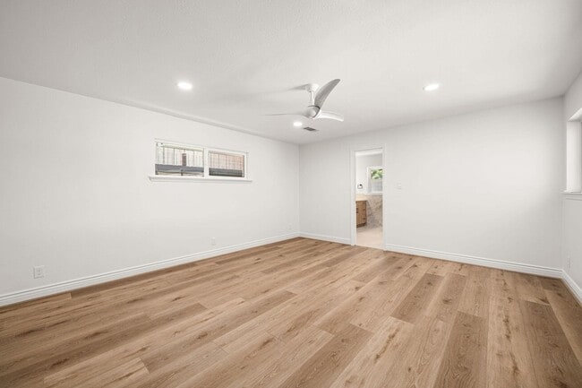 Building Photo - 10115 Moorberry Ln