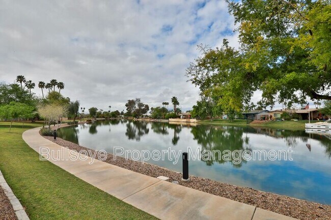 Building Photo - 2334 W Calle Iglesia Ave