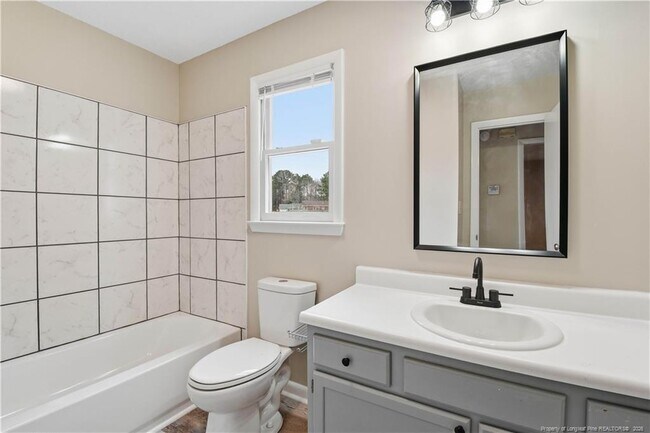 Building Photo - 6813 Foxton Ct