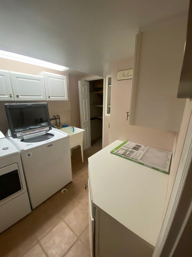 Building Photo - 22 Mt Vernon Ave