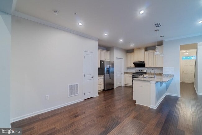 Building Photo - 6573 Autumn Olive Dr