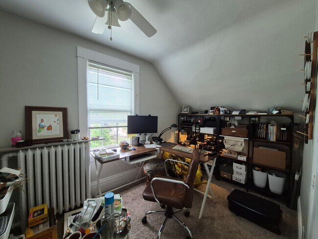 Building Photo - Recently remodeled 4 bedroom house in St P...