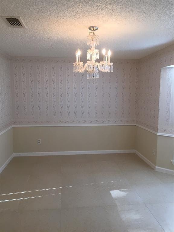 Building Photo - 1215 Ashwood Dr