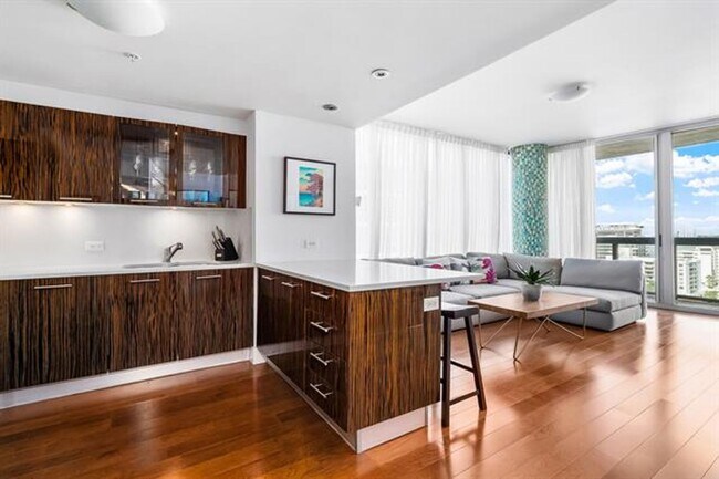 Building Photo - 6899 Collins Ave