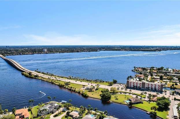 Building Photo - 1766 Cape Coral Pkwy E
