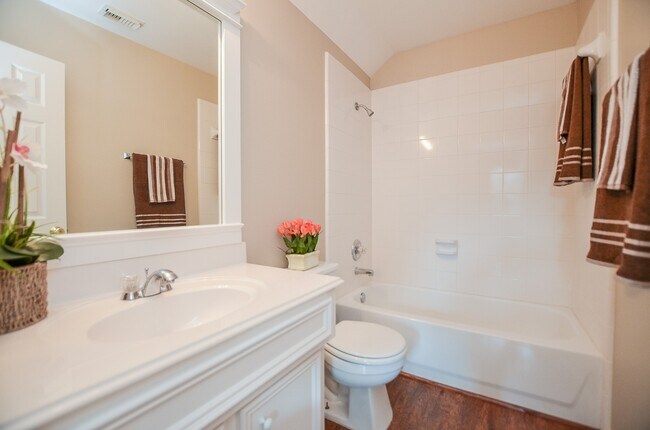Building Photo - 2811 Willow Fork Dr