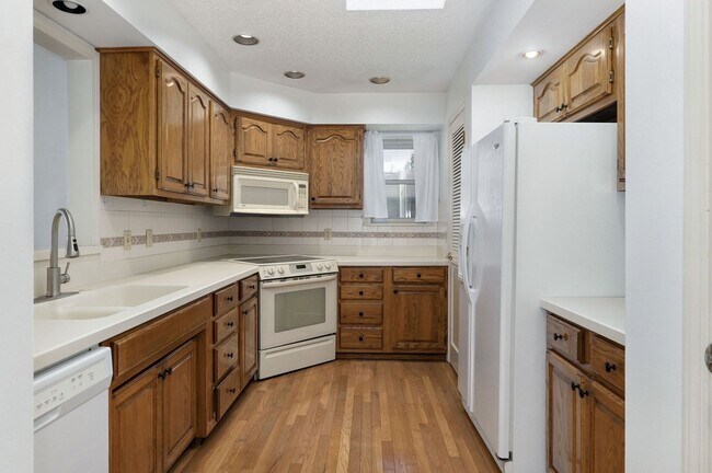 Building Photo - Charming 3 Bed | 2 Bath Home with Beautiful Outdoor Living