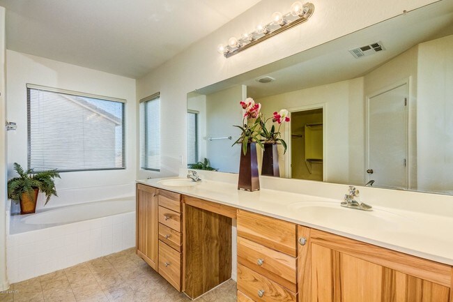 Building Photo - 35634 W Costa Blanca Dr