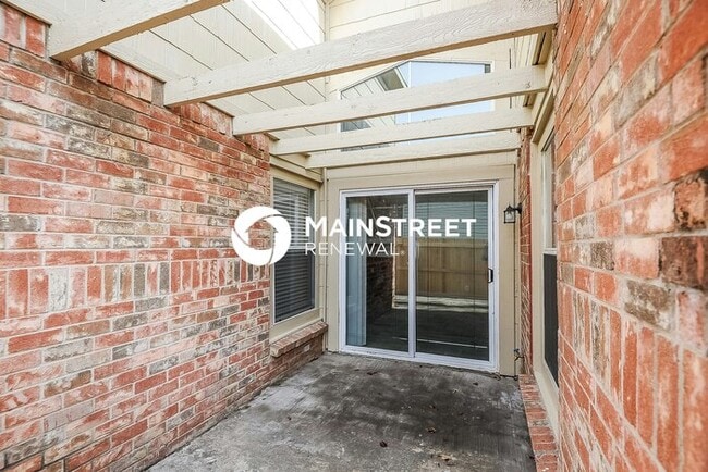 Building Photo - 3 Bedroom Pet-Friendly Home in Fort Worth, TX with Main Street Renewal
