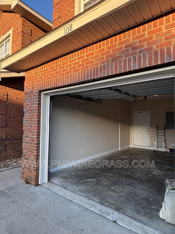 Building Photo - 108 Peregrine Way