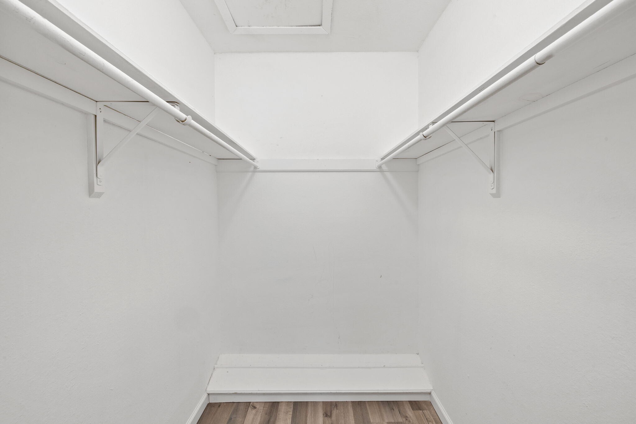 Building Photo - 1805 Mearns Meadow Blvd