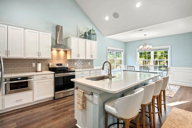 Building Photo - 245 Brace Dr