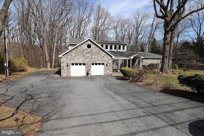 Building Photo - 118 Quaint Acres Dr