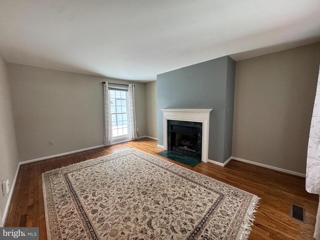 Building Photo - 15 Linden Hill Way SW