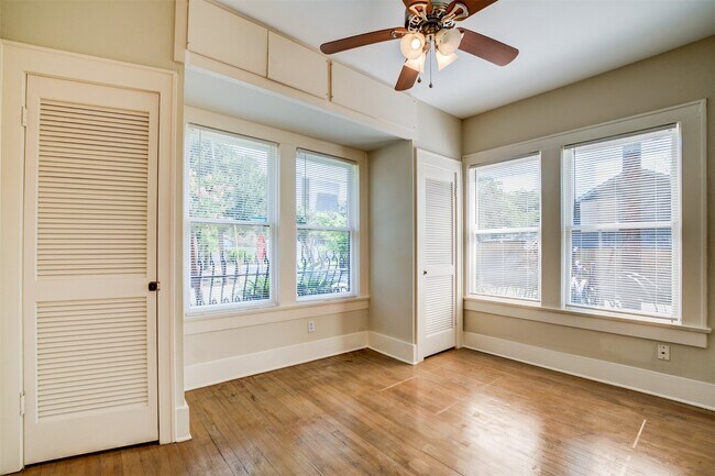 Building Photo - 1001 Bomar St