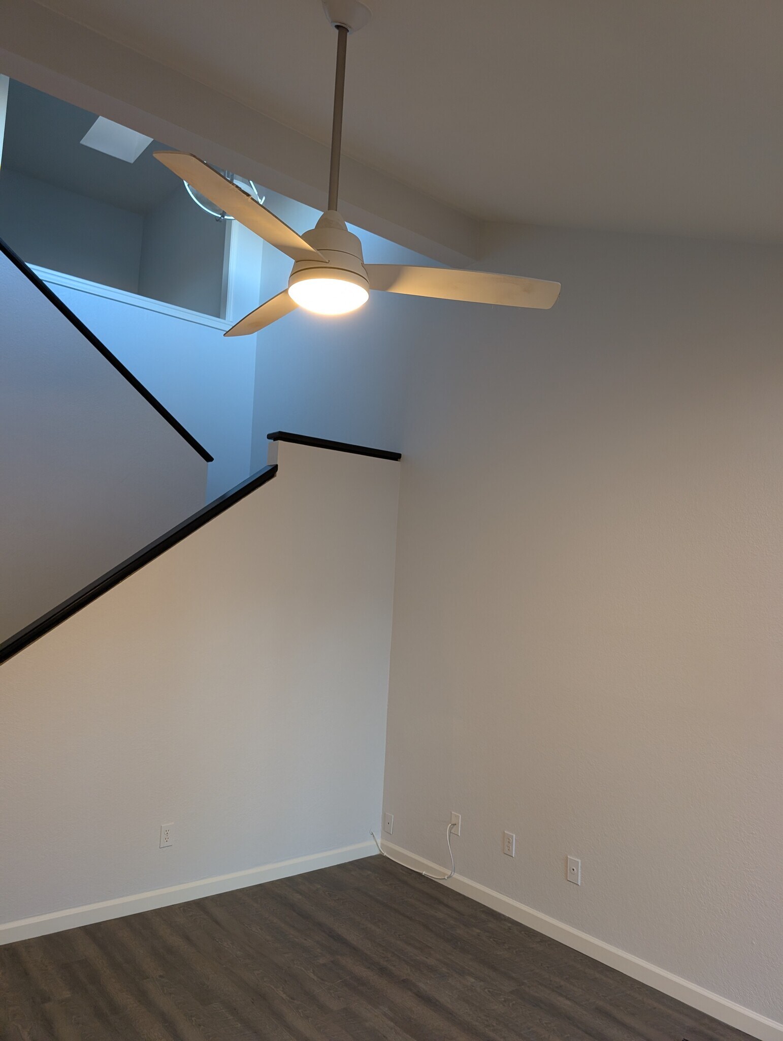 Building Photo - 3301 E Kelton Ln