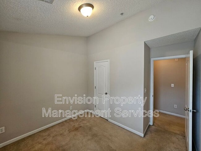 Building Photo - 3392 Hidden Stream Ct