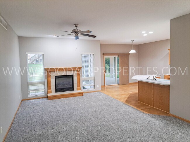 Building Photo - 3 bedroom 2 bath Single Family Home