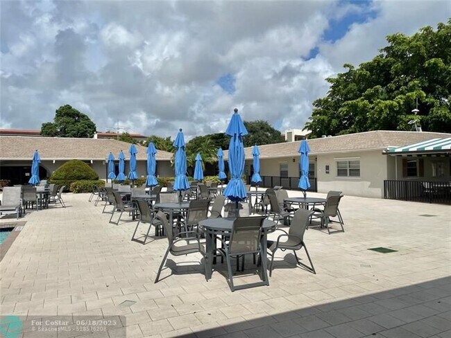 Building Photo - 3301 Aruba Way