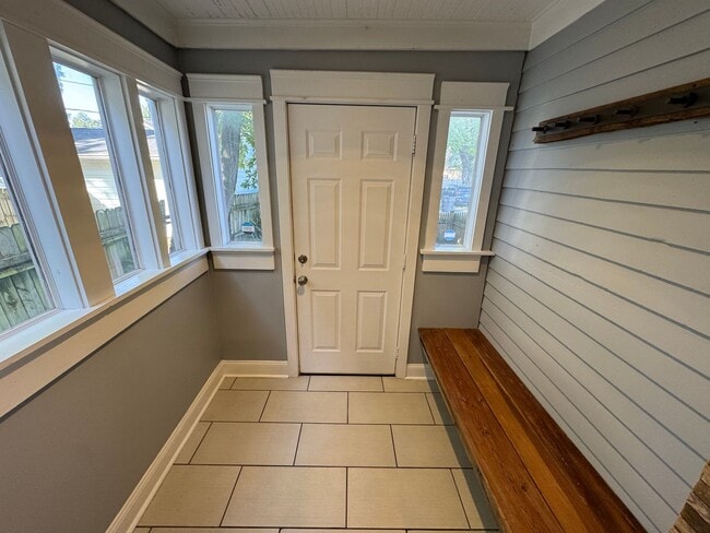 Building Photo - 1020-1022 S Randolph