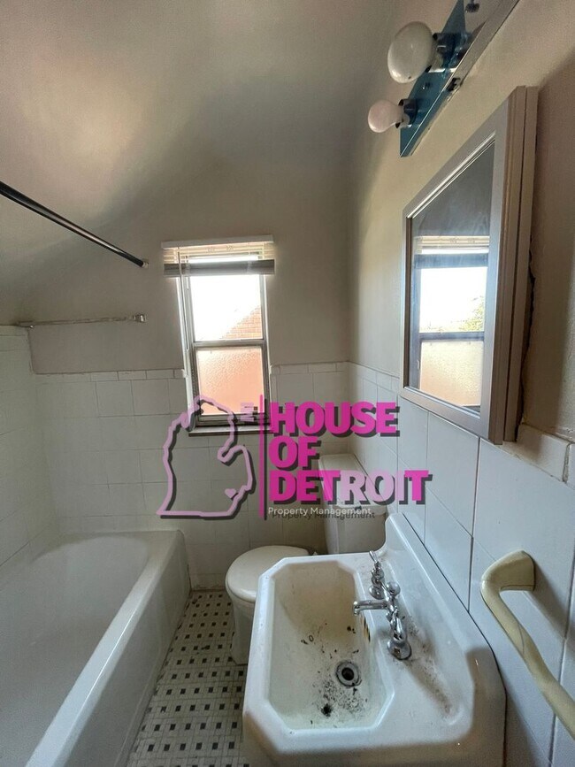 Building Photo - 17167 Hartwell Detroit*
