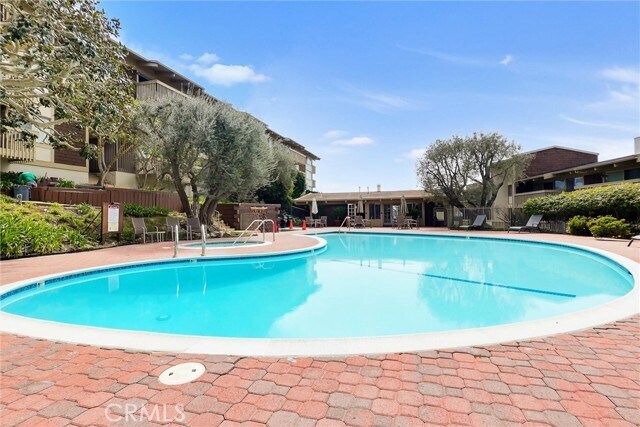 Building Photo - 6542 Ocean Crest Dr