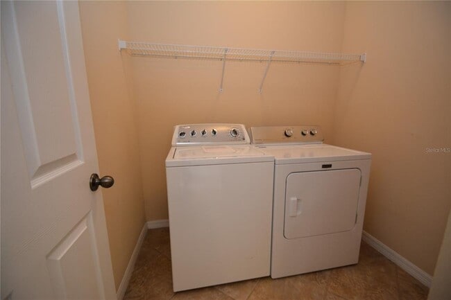 Building Photo - 40 Arrowhead Dr