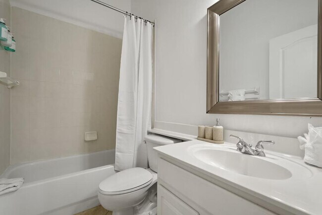 Building Photo - 511 Prestwick Dr