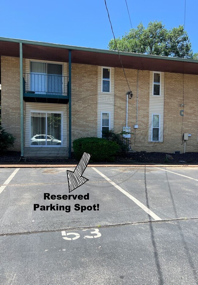 Building Photo - Bright and Airy Second-Floor Apartment with Upgrades and Pet Friendly!