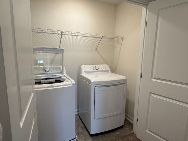 Building Photo - 3 Bedroom Condo Central Jonesborough