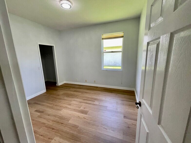 Building Photo - 7409 Linden Ln