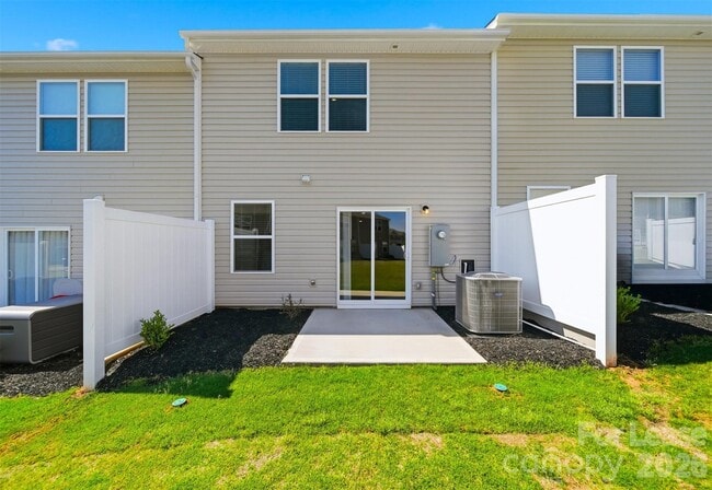 Building Photo - 1921 Tranquility Cir