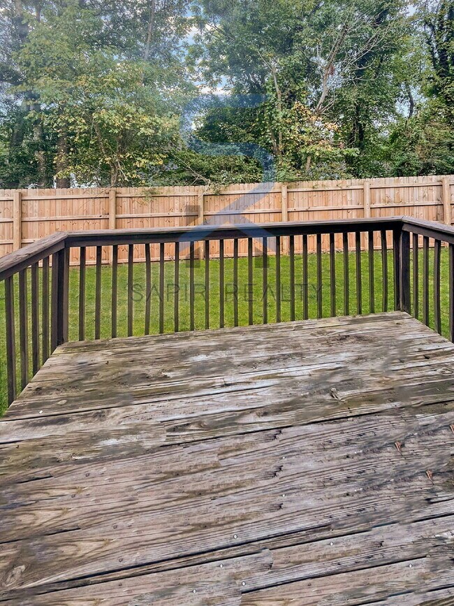 Building Photo - Charming 3-Bed, 3-Bath Retreat in Stone Mo...