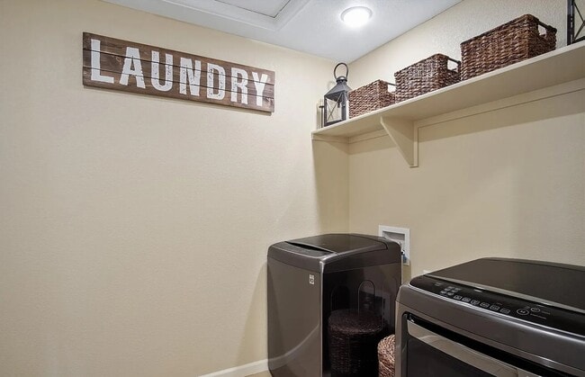 Building Photo - 912 McMurdo Cir