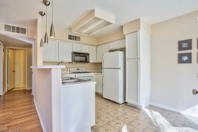 Building Photo - 3035 Casey Dr